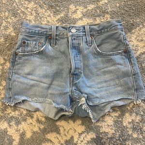 Levi’s EUC size 25 button fly